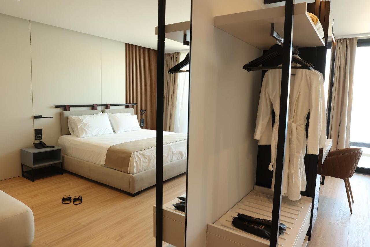 Yacht Premium Hotel ซารานเดอ ภายนอก รูปภาพ