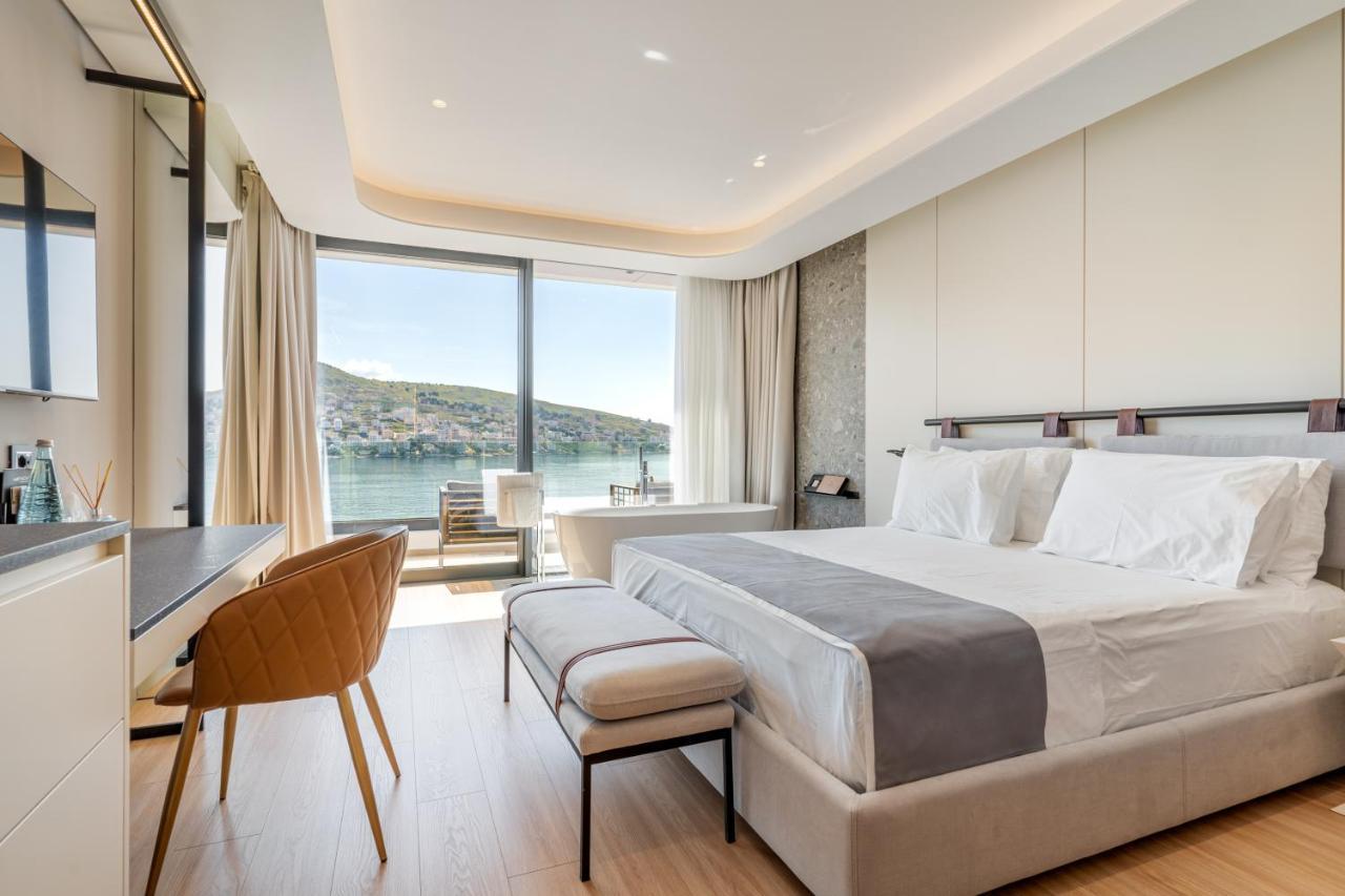 Yacht Premium Hotel ซารานเดอ ภายนอก รูปภาพ