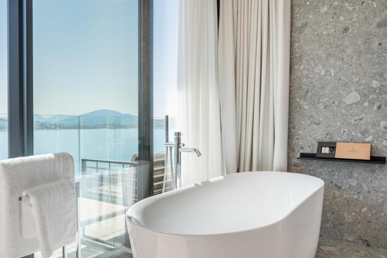 Yacht Premium Hotel ซารานเดอ ภายนอก รูปภาพ