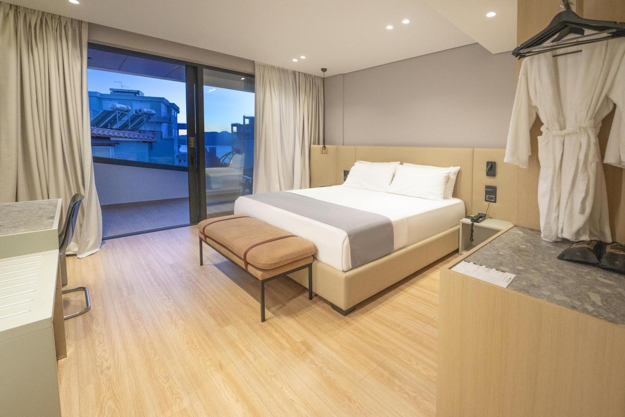 Yacht Premium Hotel ซารานเดอ ภายนอก รูปภาพ