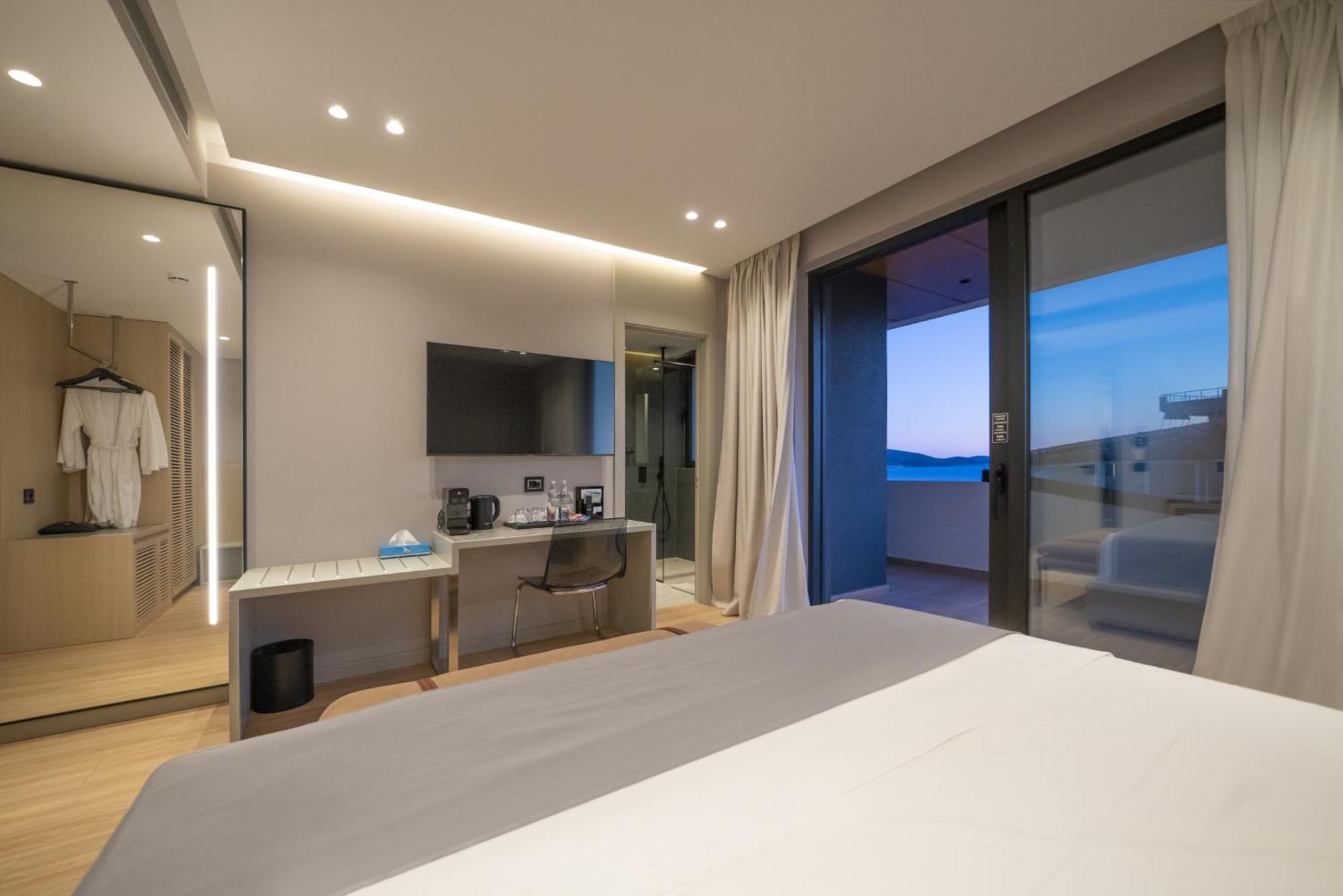 Yacht Premium Hotel ซารานเดอ ภายนอก รูปภาพ