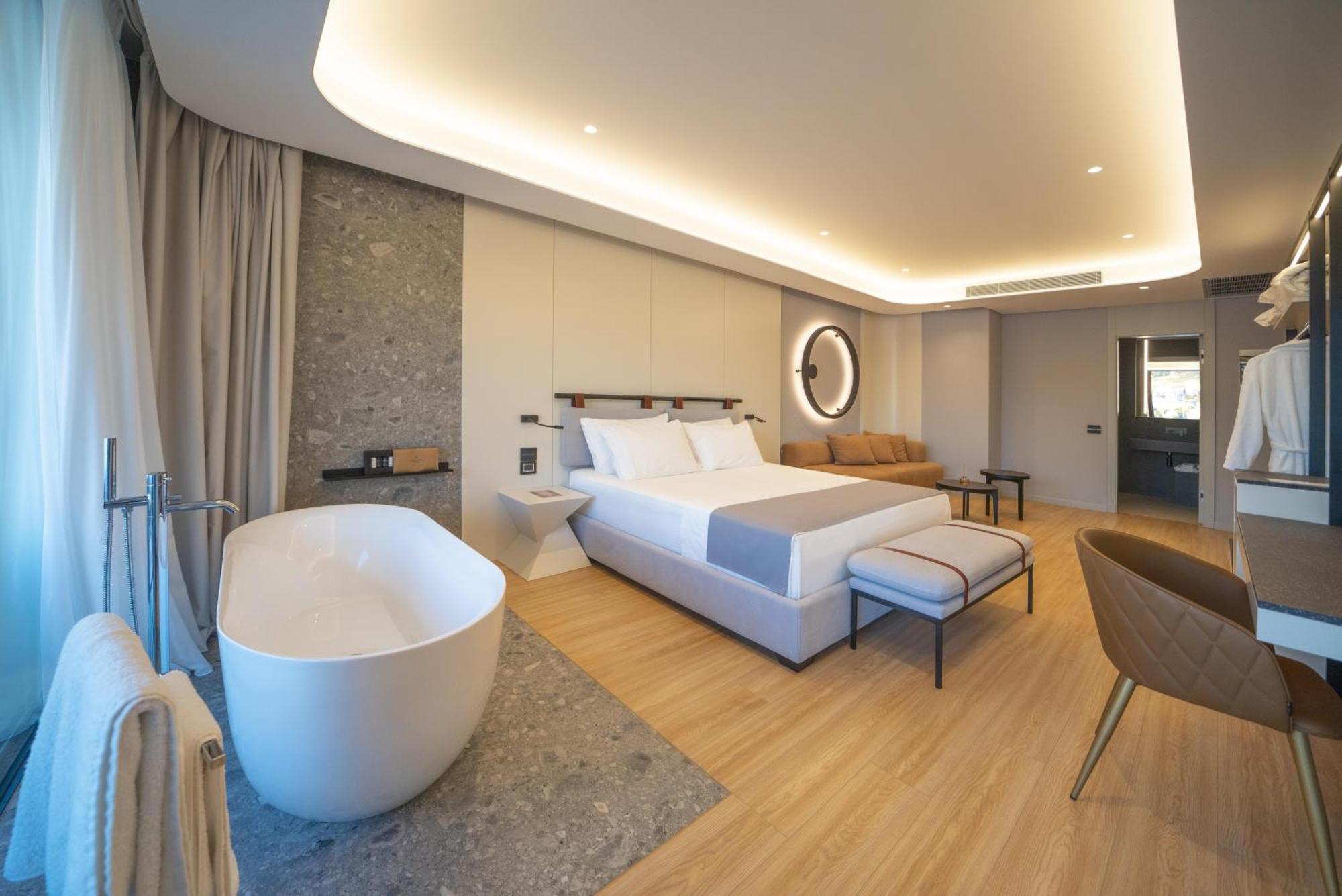 Yacht Premium Hotel ซารานเดอ ภายนอก รูปภาพ