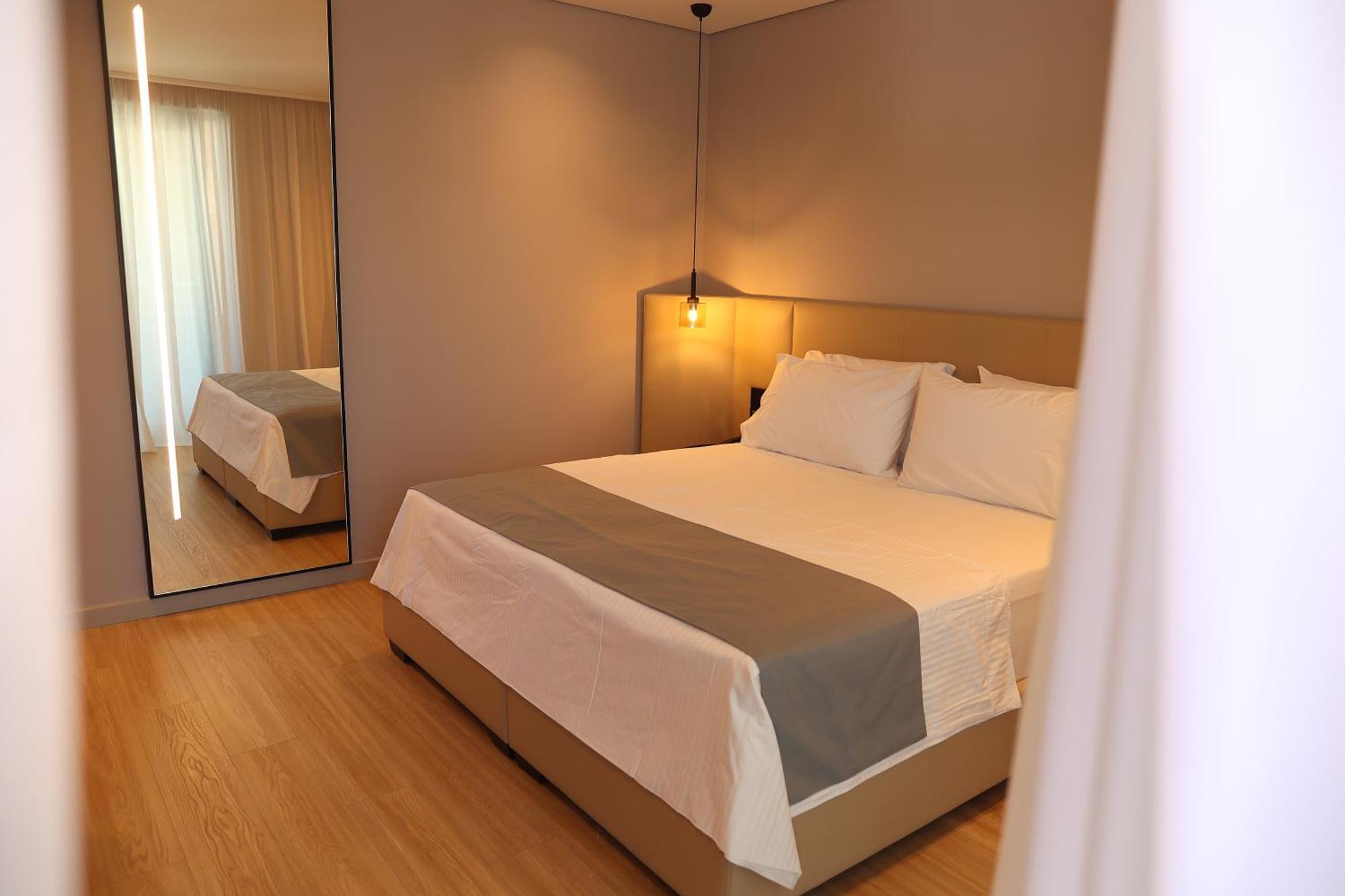 Yacht Premium Hotel ซารานเดอ ภายนอก รูปภาพ
