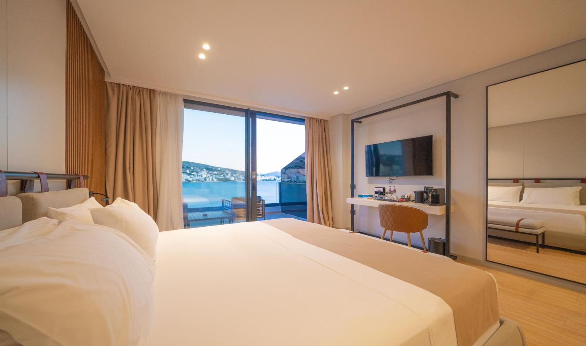Yacht Premium Hotel ซารานเดอ ภายนอก รูปภาพ