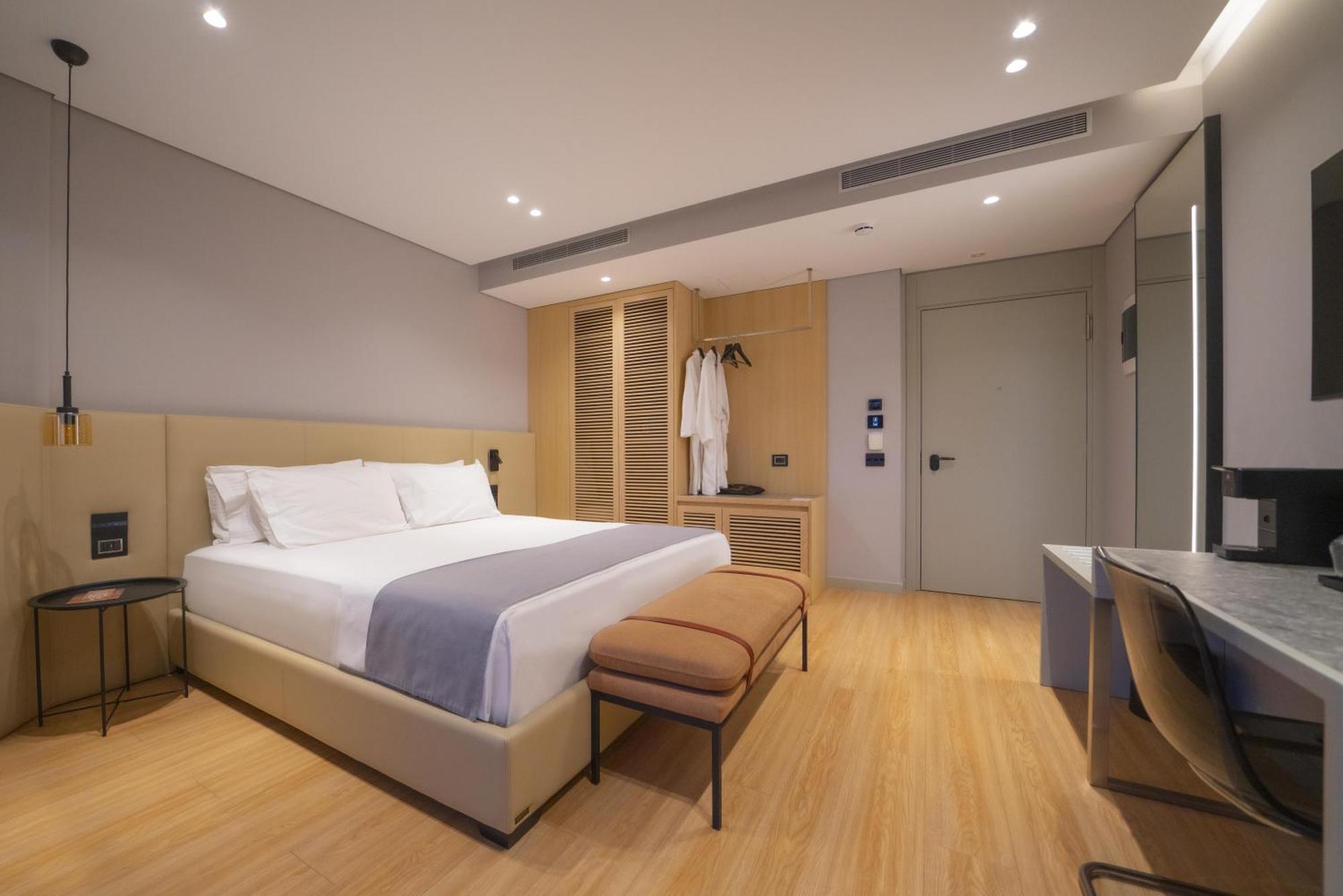 Yacht Premium Hotel ซารานเดอ ภายนอก รูปภาพ